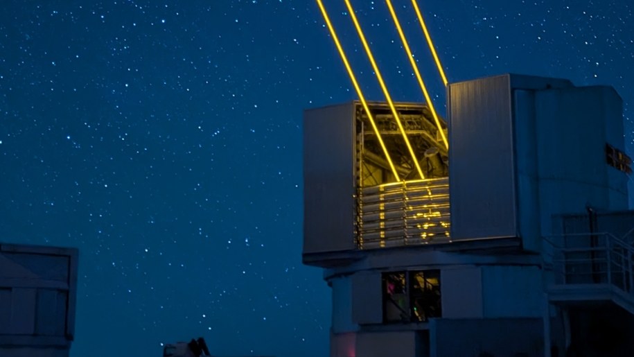 Lasery wykorzystywane dla tzw. optyki adaptacyjnej /Fot. Grzegorz Jasiński /RMF FM