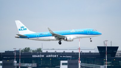 Latanie „zeszło pod strzechy”. Ekspert o rekordzie pasażerów w ruchu lotniczym 