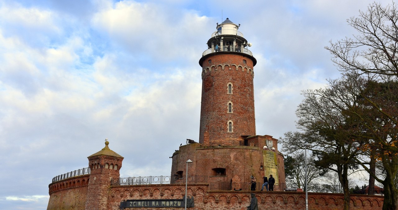 Latarnia morska to jedna z największych atrakcji Kołobrzegu. Na jej szczycie mieści się taras widokowy, zaś w podziemiach Muzeum Minerałów. /East News