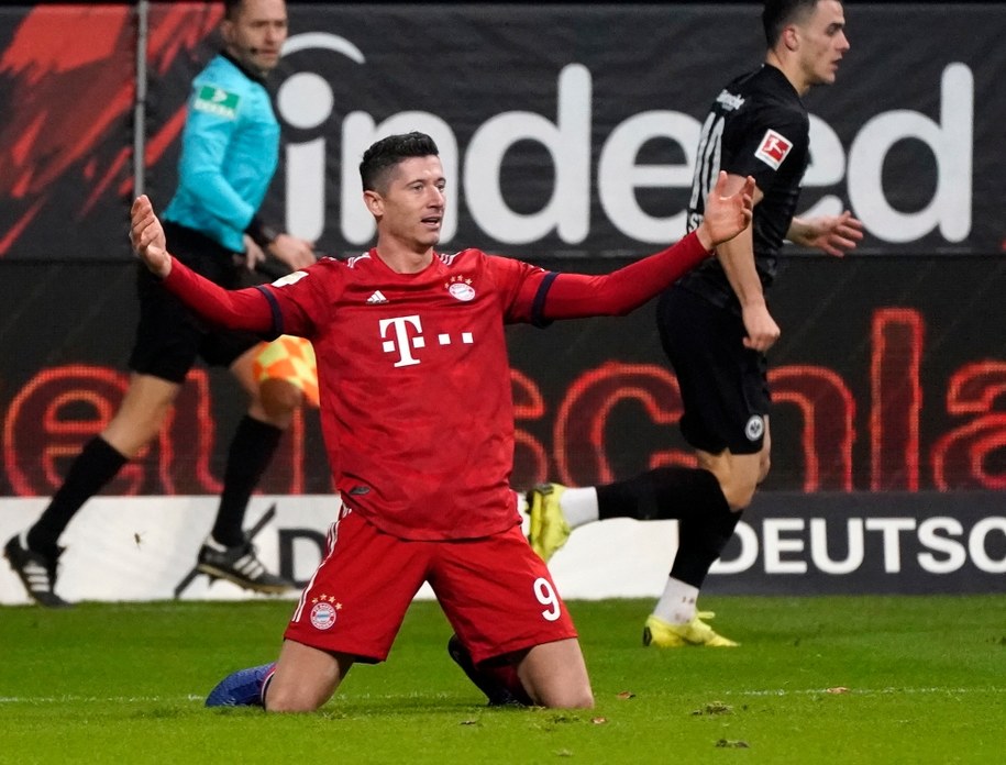 Latem mówiło się o przenosinach Lewandowskiego do Realu Madryt /RONALD WITTEK /PAP