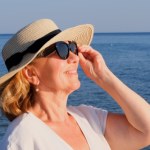 Latem ważne nie tylko okulary przeciwsłoneczne. Tak ochronisz oczy