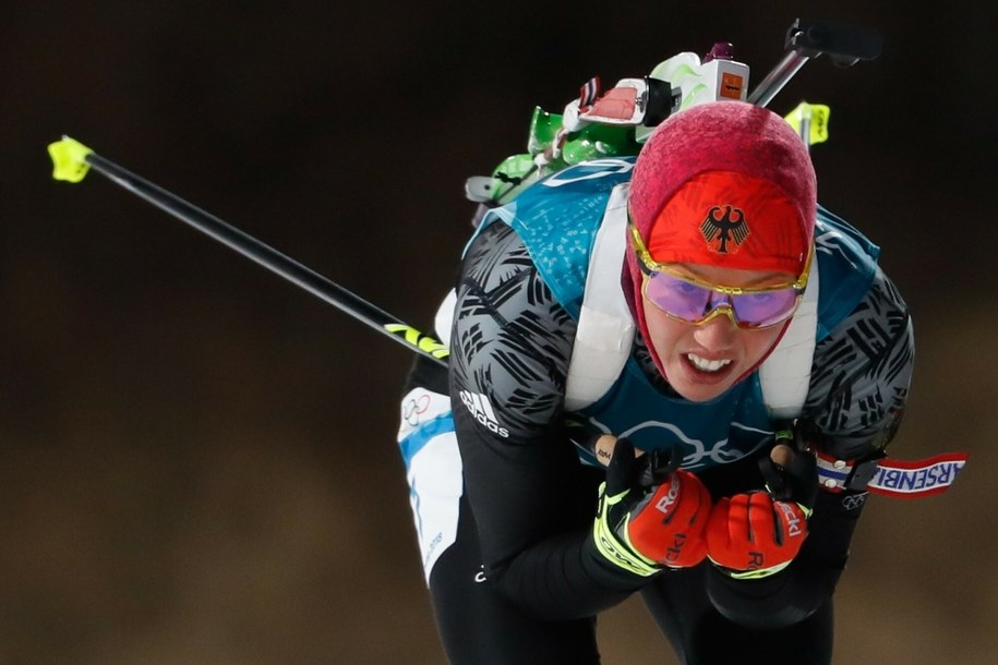 Laura Dahlmeier podczas zawodów biathlonowych /AFP/EAST NEWS