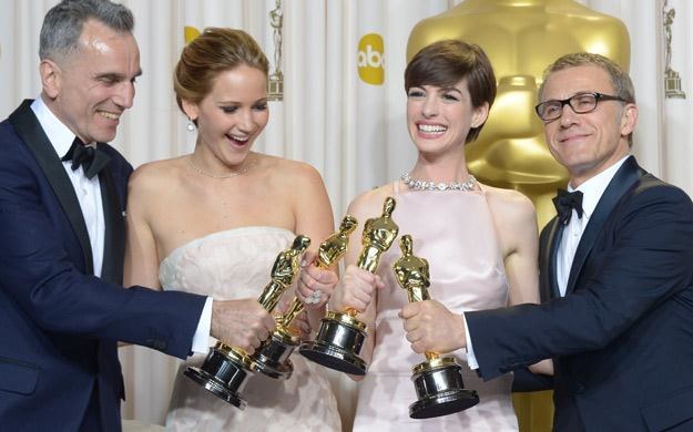 Laureaci Oscarów - Daniel Day-Lewis, Jennifer Lawrence, Anne Hathaway i Christoph Waltz /AFP