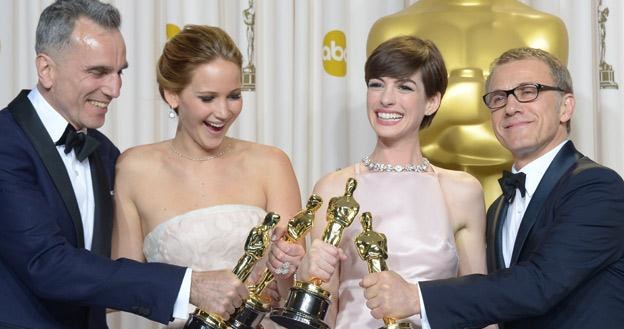 Laureaci Oscarów - Daniel Day-Lewis, Jennifer Lawrence, Anne Hathaway i Christoph Waltz /AFP