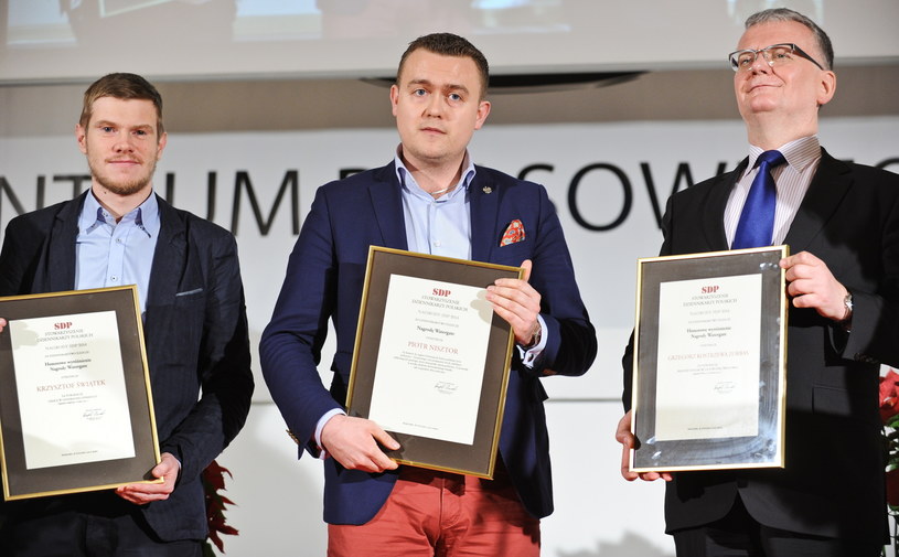 Laureat Nagrody Watergate Piotr Nisztor oraz wyróżnieni Krzysztof Świątek i Grzegorz Kostrzewa Zorbas /Marcin Obara /PAP