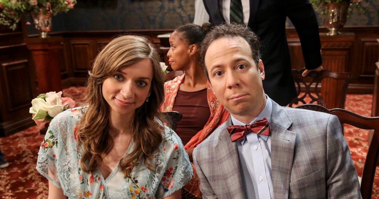 Lauren Lapkus i Kevin Sussman w serialu "Teoria wielkiego podrywu" /Michael Yarish/CBS via Getty Images /Getty Images