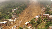 Lawina błotna i powódź w Brazylii. Prawie sto ofiar