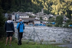 Lawina kamieni osunęła się na alpejską wioskę w Szwajcarii