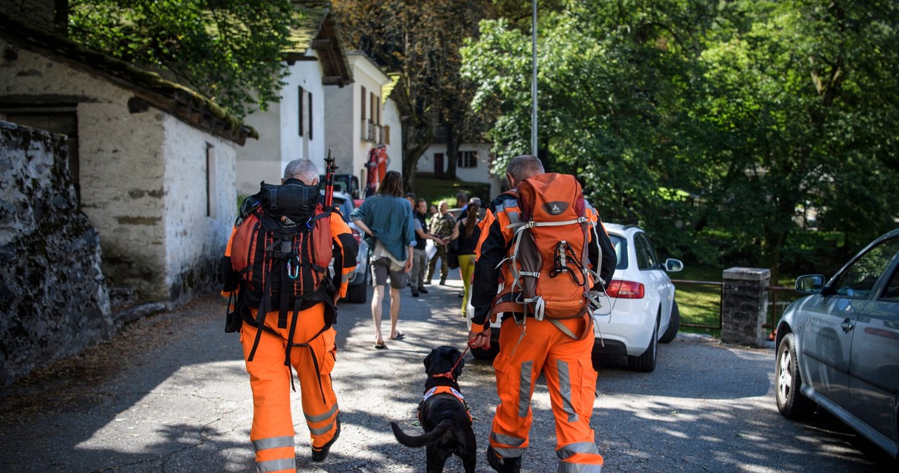 Lawina kamieni osunęła się na alpejską wioskę w Szwajcarii