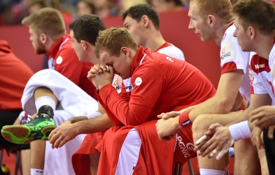 Ławka rezerwowych reprezentacji Polski /Jacek Bednarczyk /PAP