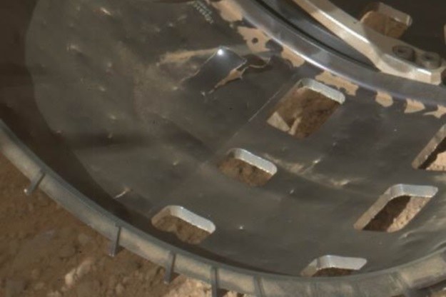 Łazik Curiosity "złapał gumę" /NASA