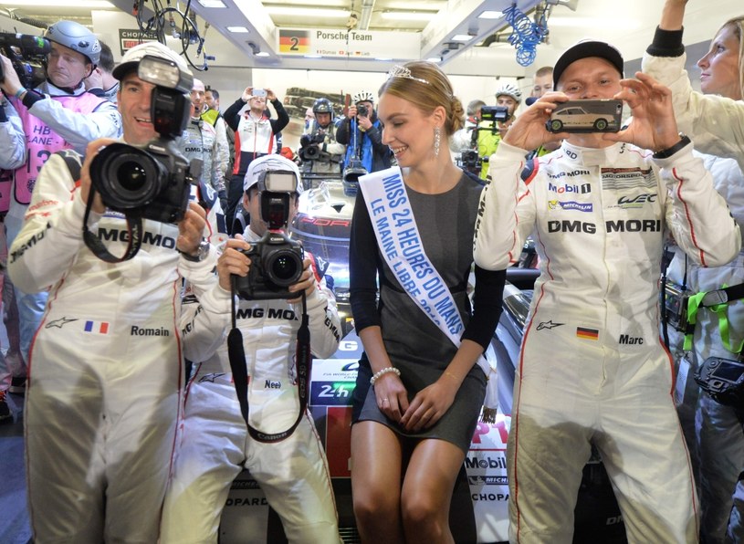 Le Mans przyciąga także piękne kobiety... /AFP