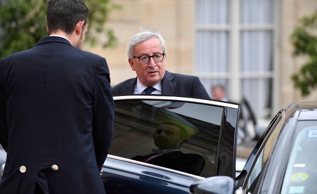 Le Point: Niemcy chcą poprawy relacji z Polską, a KE rzuca "antypolski granat"