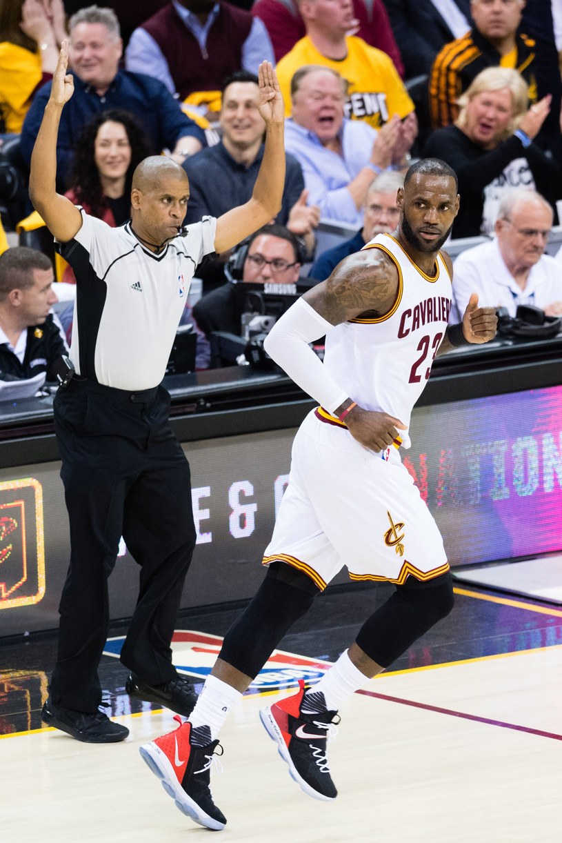 LeBron James z Cleveland Cavaliers /AFP