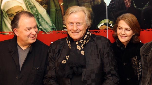 Lech Majewski, Rutger Hauer i Charlotte Rampling podczas warszawskiej premiery filmu "Młyn i krzyż" /PAP