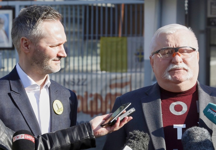 Lech Wałęsa i jego syn Jarosław na konferencji prasowej /Jan Dzban /PAP