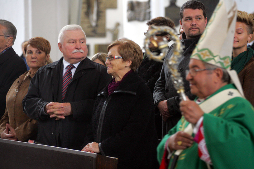 Lech Wałęsa na mszy z okazji 70 urodzin (2013 rok) /Lukasz Dejnarowicz / FORUM /Agencja FORUM