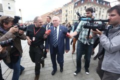 Lech Wałęsa na Placu Zamkowym na obchodach 25-lecia Wolności