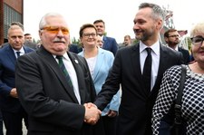 Lech Wałęsa przed bramą Stoczni Gdańskiej: Dyskutujmy, jak ma wyglądać Polska