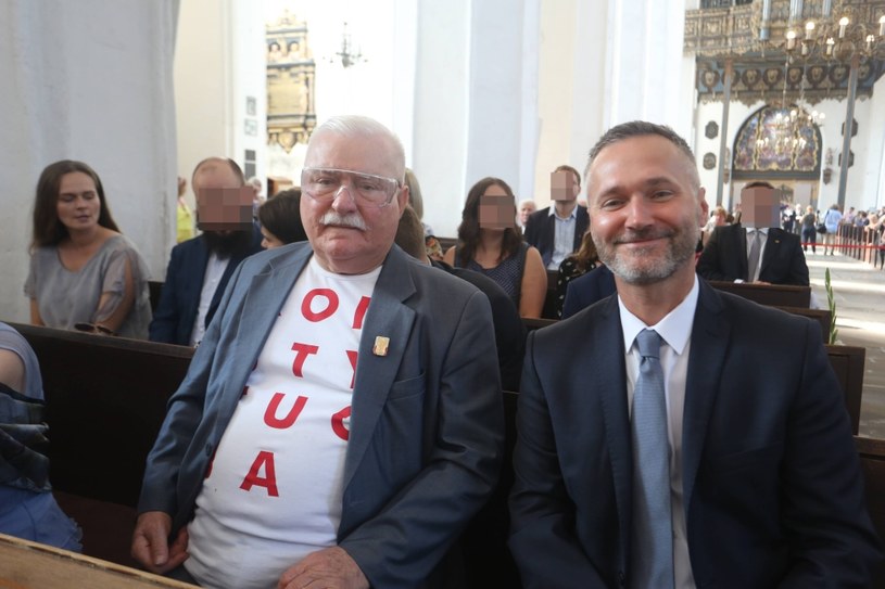 Lech Wałęsa z synem na ślubie /Katarzyna Naworska  /Newspix