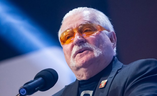 Lech Wałęsa z zarzutami prokuratorów IPN. Były prezydent stawił się w prokuraturze