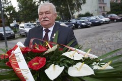 Lech Wałęsa złożył kwiaty w rocznicę porozumień sierpniowych 