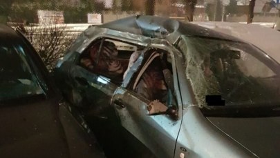 "Leciał autem w powietrzu". Pijany 40-latek zniszczył inne samochody