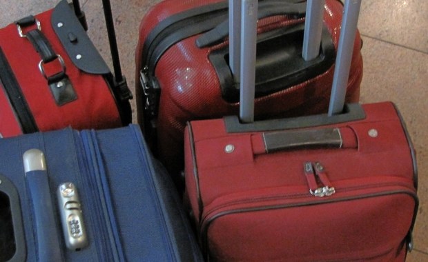 Lecisz do Stanów Zjednoczonych? Możesz utknąć na lotnisku