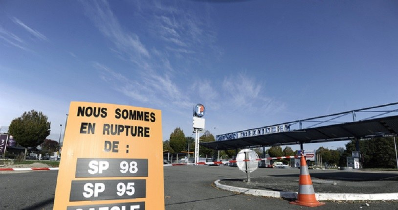 Leclerc - stacja w Nantes /AFP