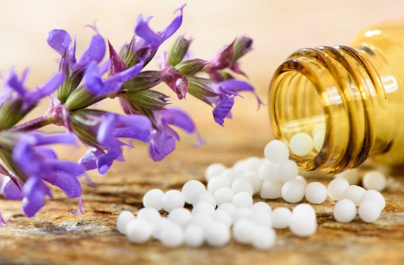 Leczenie homeopatyczne powinno być poprzedzone dokładnym wywiadem lekarskim /123RF/PICSEL