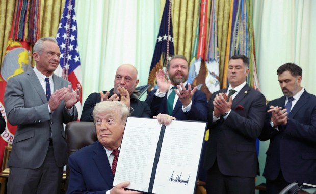 Leczenie psychodelikami coraz bliżej. Trump podpisał rozporządzenie