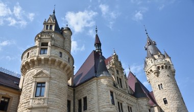 Leczono tam nerwicę i zaburzenia psychosomatyczne. Dziś zamek w Mosznej przyciąga kwitnącymi azaliami