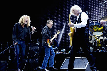 Led Zeppelin w O2 Arena (John Paul Jones w środku) fot. Kevin Westenberg /Getty Images/Flash Press Media
