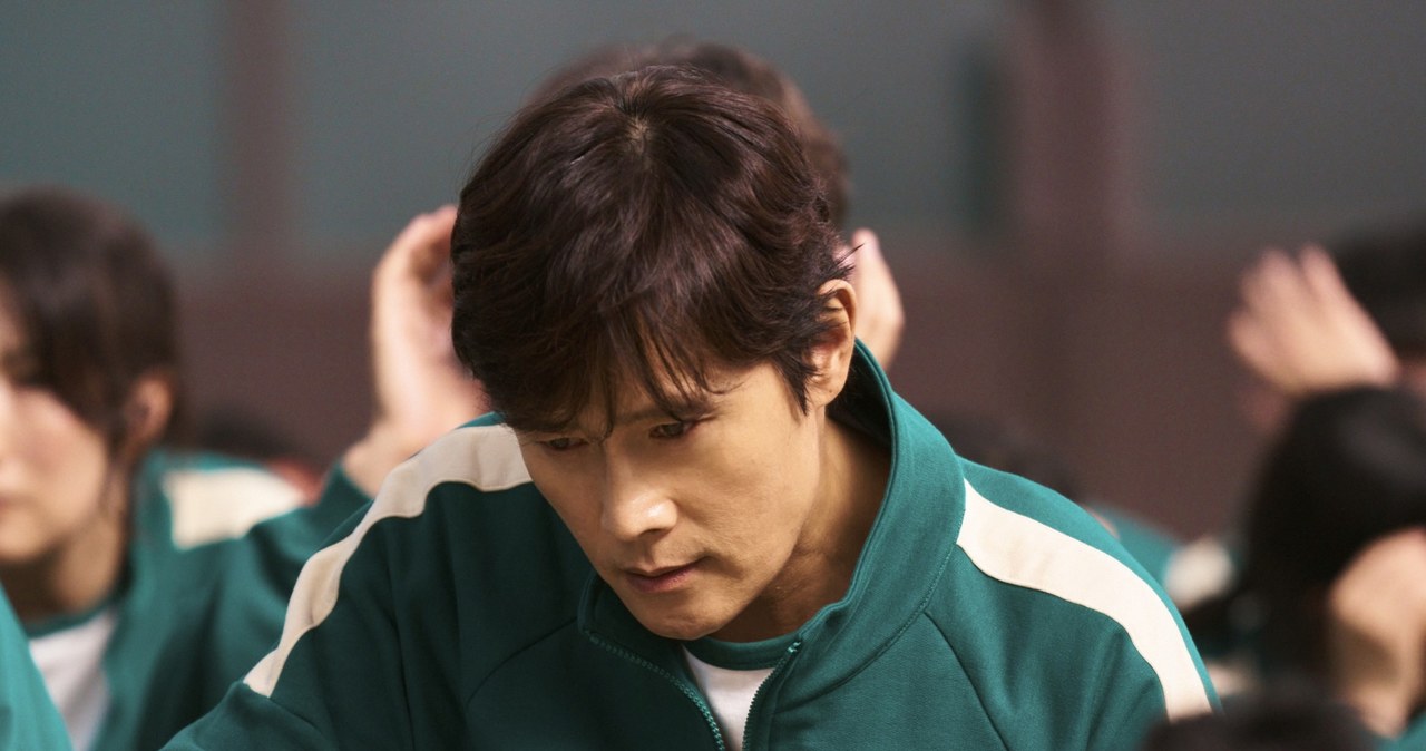 Lee Byung-hun w drugim sezonie "Squid Game" wcielał się w Lidera i gracza 001 /No Ju-han/Netflix /Netflix