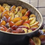 Legenda wśród śliw deserowych. Ma duże, słodziutkie owoce, idealne do pieczenia, suszenia i na powidło 