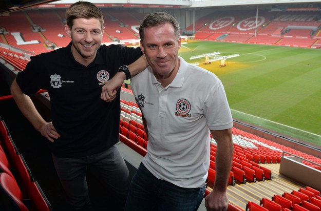 Legendy Liverpoolu: Jamie Carragher (z prawej) i Steven Gerrard /AFP