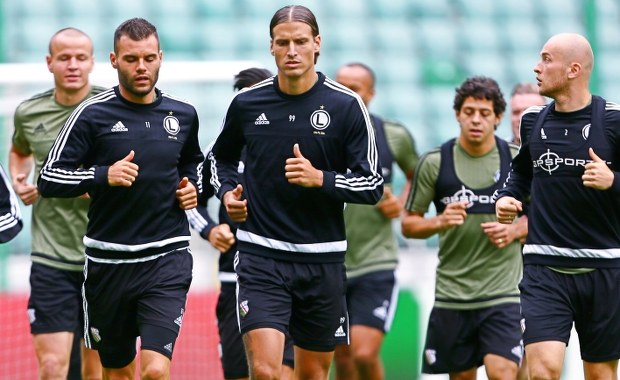 Legia gra o awans do fazy grupowej Ligi Mistrzów. "Musi przerwać pasmo niepowodzeń polskich klubów"