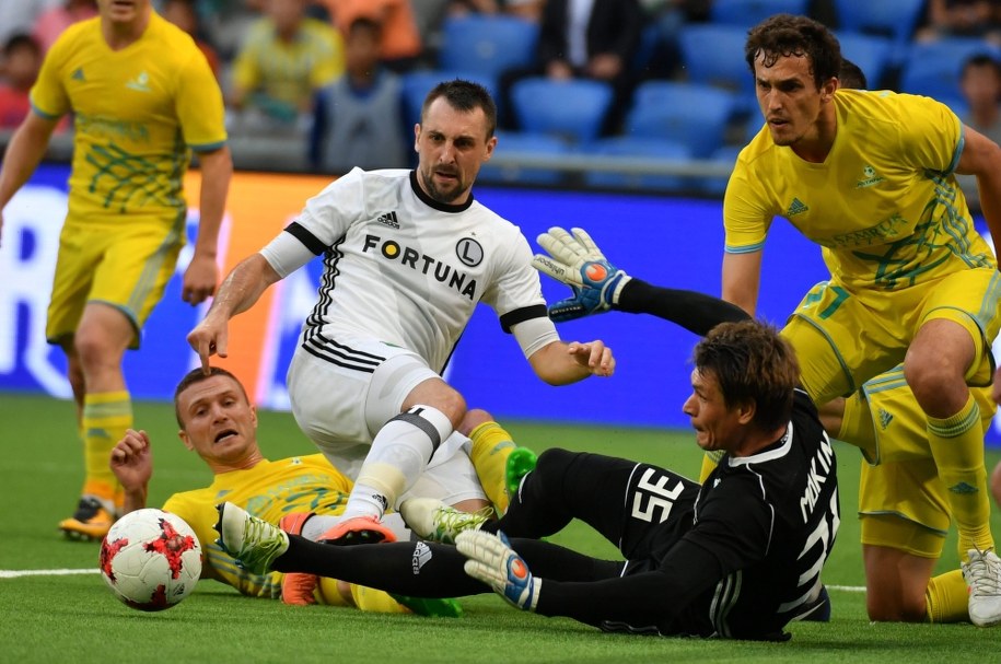 Legia Warszawa przegrywa 1:3 mecz z FK Astana /Bartłomiej Zborowski /PAP