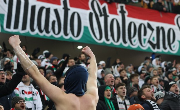 Legia Warszawa ukarana za zachowanie kibiców. Musi zapłacić karę
