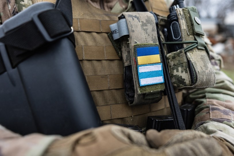 Legion "Wolność Rosji" posługuje się flagą biało-niebiesko-białą /SAMEER AL-DOUMY /AFP