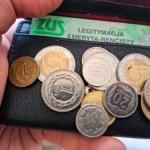 Legitymacja emeryta-rencisty. Co daje w 2026 r.? Oto zniżki