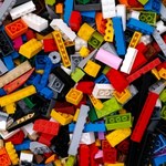 Lego nie będzie używać plastiku z recyklingu. Tłumaczenie zaskakuje