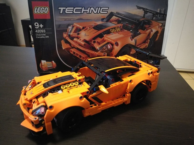 LEGO Technic Chevrolet Corvette ZR1 /INTERIA.PL