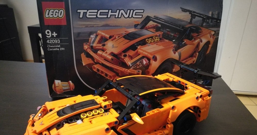 LEGO Technic Chevrolet Corvette ZR1 /INTERIA.PL