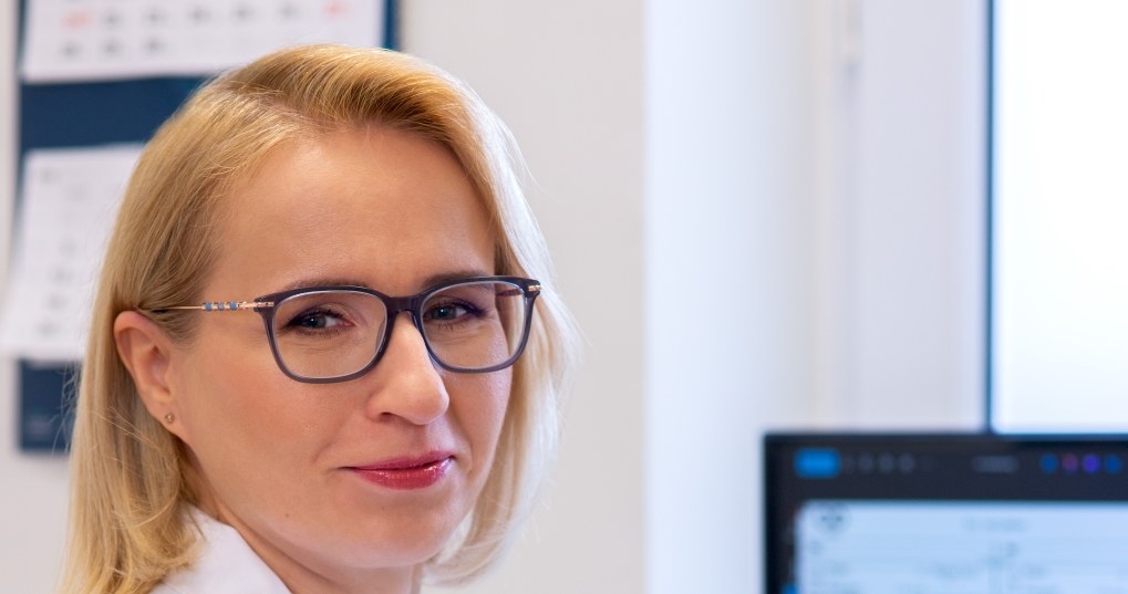 Lek. Magdalena Lula, specjalista okulistyki, w Ośrodku Chirurgii Oka Prof. Zagórskiego w Krakowie wykonuje zabiegi laserowe w tzw. zaćmie wtórnej i w jaskrze /materiały promocyjne