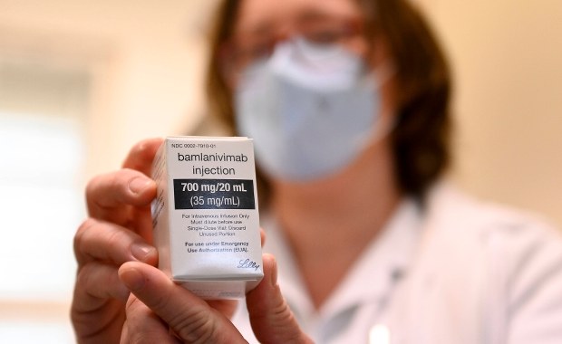 Lek na koronawirusa. Bamlanivimab i etesevimab - co o nich wiemy? 