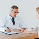 Lekarz może wystawić L4 nawet na kilka dni wstecz. Obowiązują jednak limity