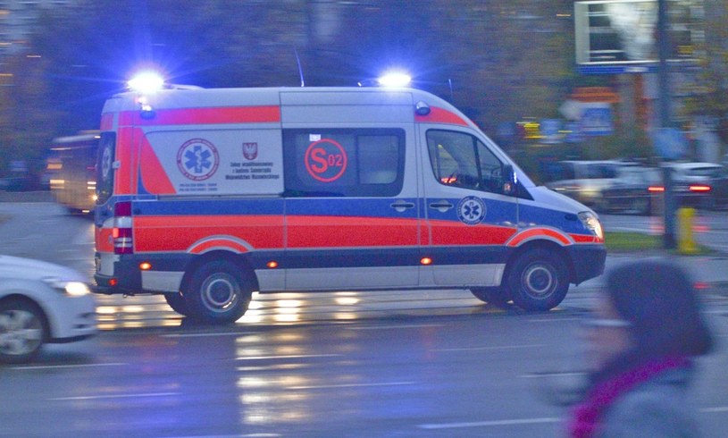 Lekarz z pogotowia ratunkowego stwierdził zgon kierowcy (zdjęcie ilustracyjne) /Włodzimierz Wasyluk /Reporter