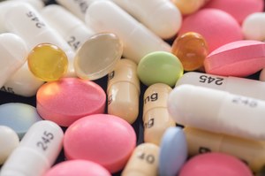 Lekarze alarmują: Łykamy antybiotyki jak cukierki