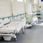 Lekarze nie chcą dyżurować na kilku oddziałach. Apelują o limit łóżek na medyka